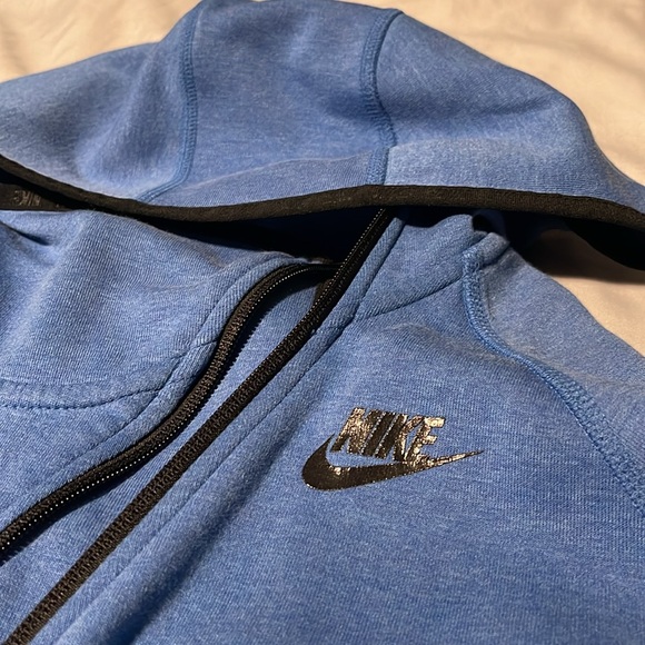 Women’s Nike Tech Fleece Sweater - Picture 3 of 5